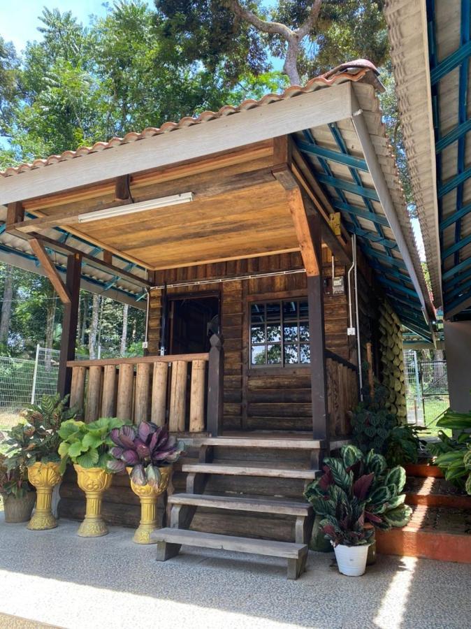 Homestay Dusun Ana Balun สลิมริเวอร์ ภายนอก รูปภาพ